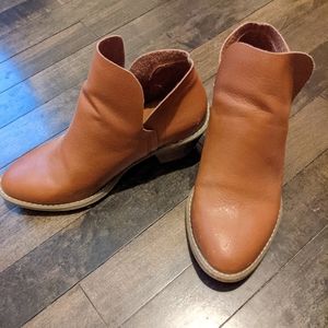 Universal Thread Ankle Boot